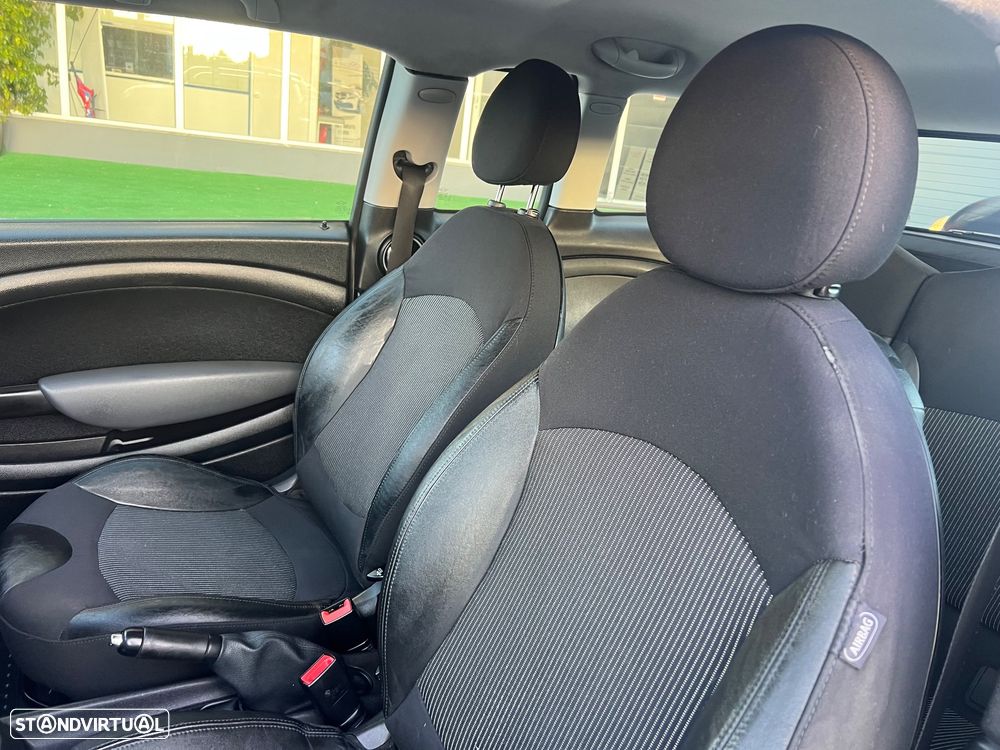 MINI Clubman Cooper D - 14