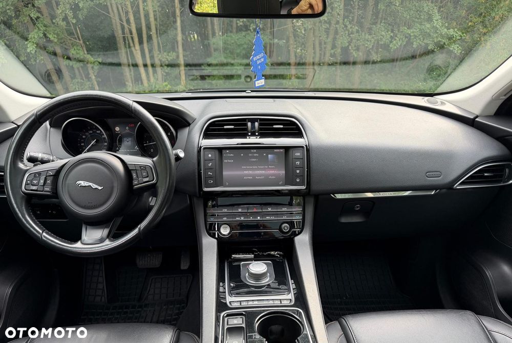 Jaguar F-Pace 20d AWD Prestige - 9