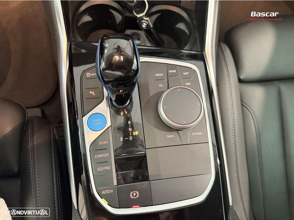 BMW i4 eDrive40 Edição Desportiva M - 37