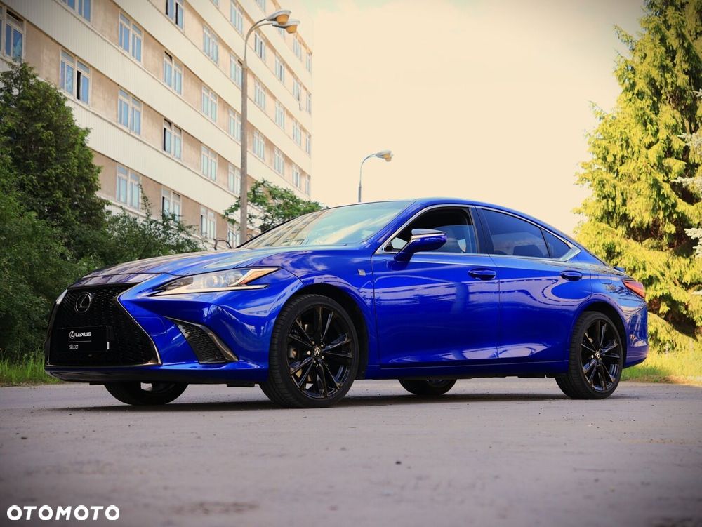 Lexus ES 300h F Sport Design - 12