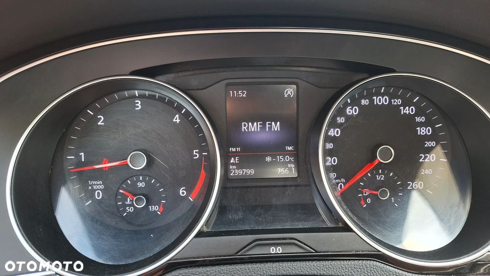 Volkswagen Passat 2.0 TDI (BlueMotion Technology) DSG Highline - 26
