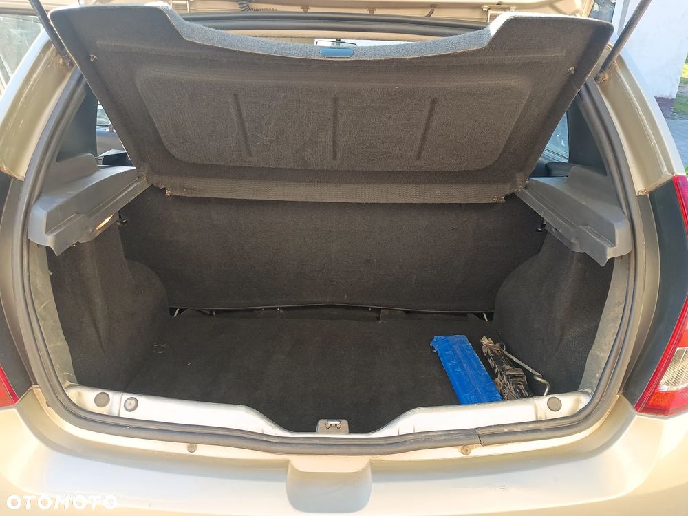 Dacia Sandero 1.2 16V - 12