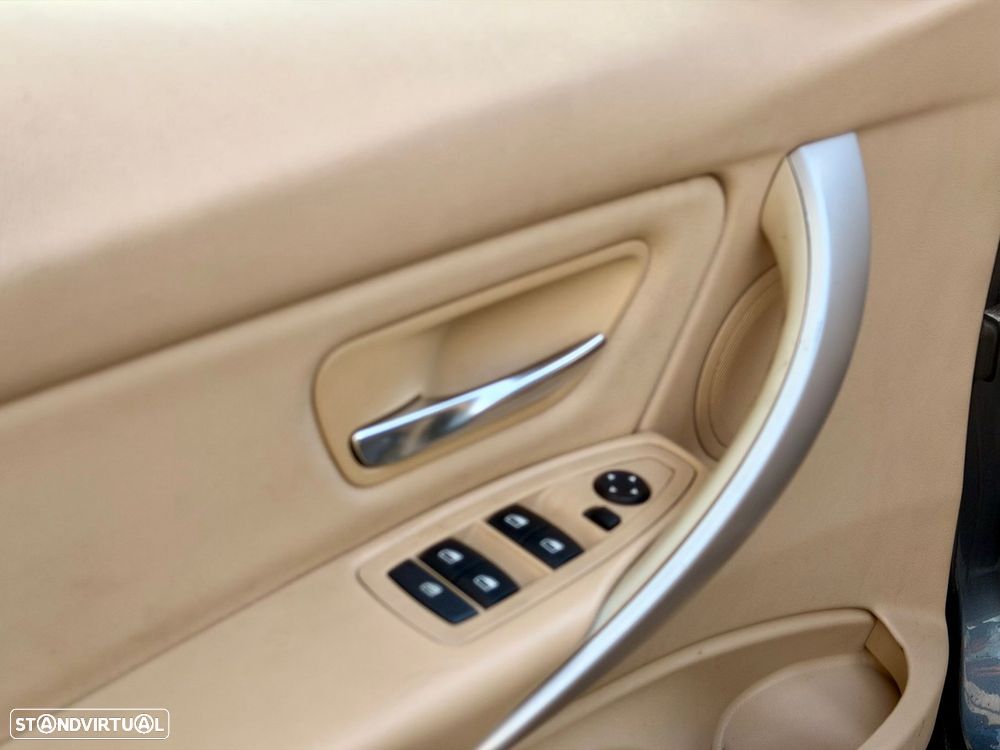 BMW 316 d Pack M - 16