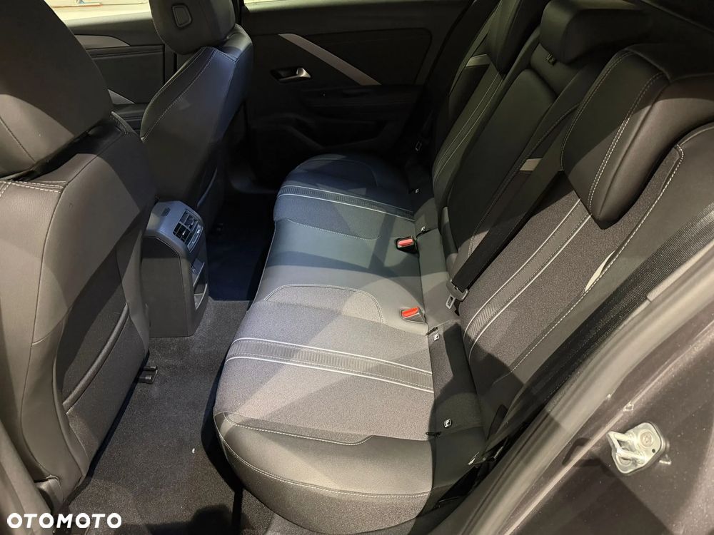 Opel Astra 1.5 CDTI GS S&S - 11