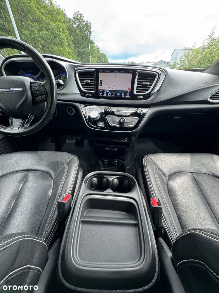 Chrysler Pacifica - 24