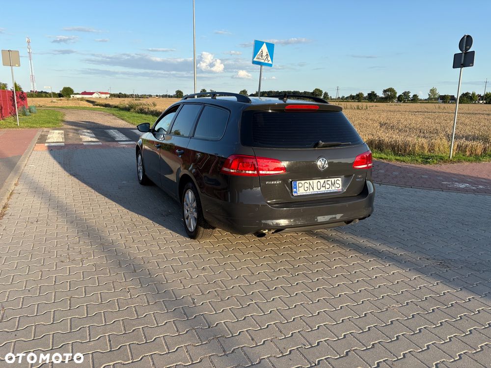 Volkswagen Passat 1.6 TDI DPF BlueMot Comfortline - 6