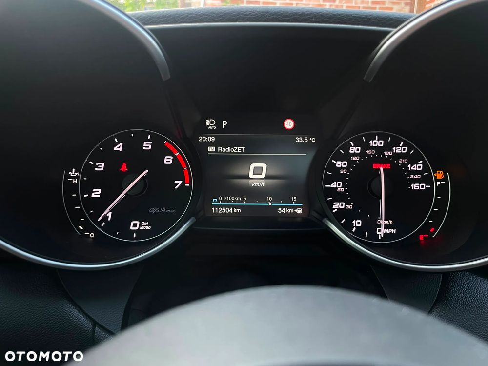 Alfa Romeo Giulia 2.0 Turbo 16V AT8-Q4 Ti - 4