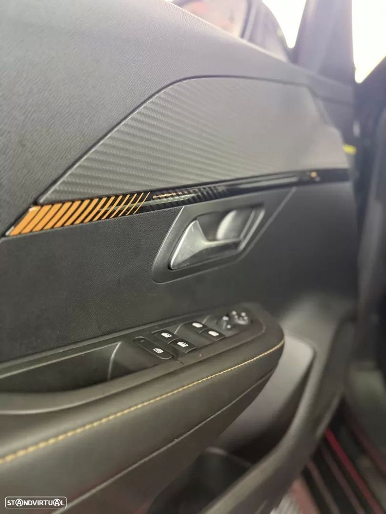 Peugeot e-208 Allure - 12