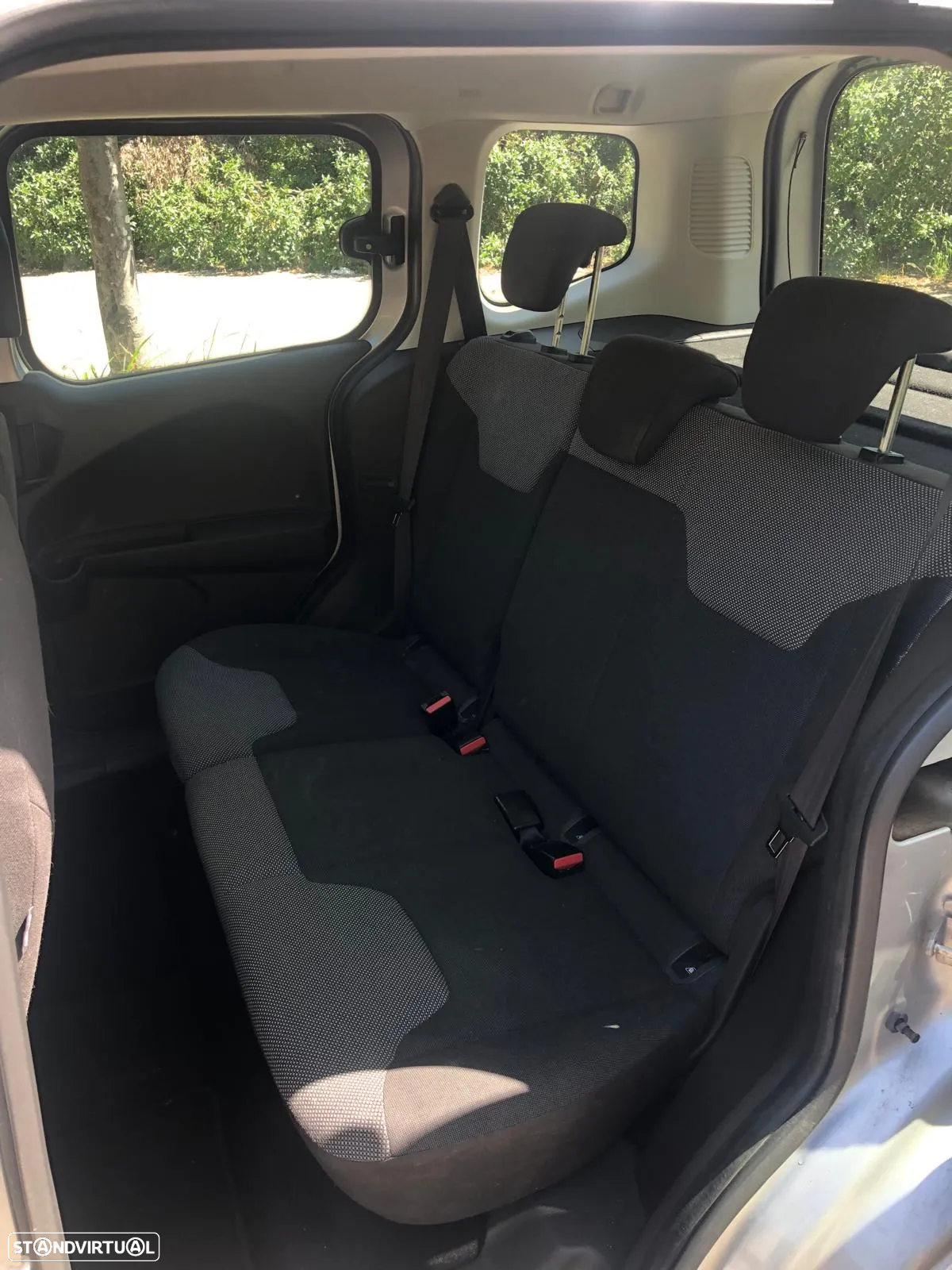 Ford Tourneo Courier 1.0 EcoBoost Ambiente - 9