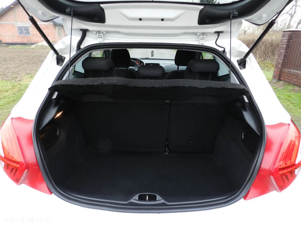 Peugeot 208 1.2 PureTech Active - 21