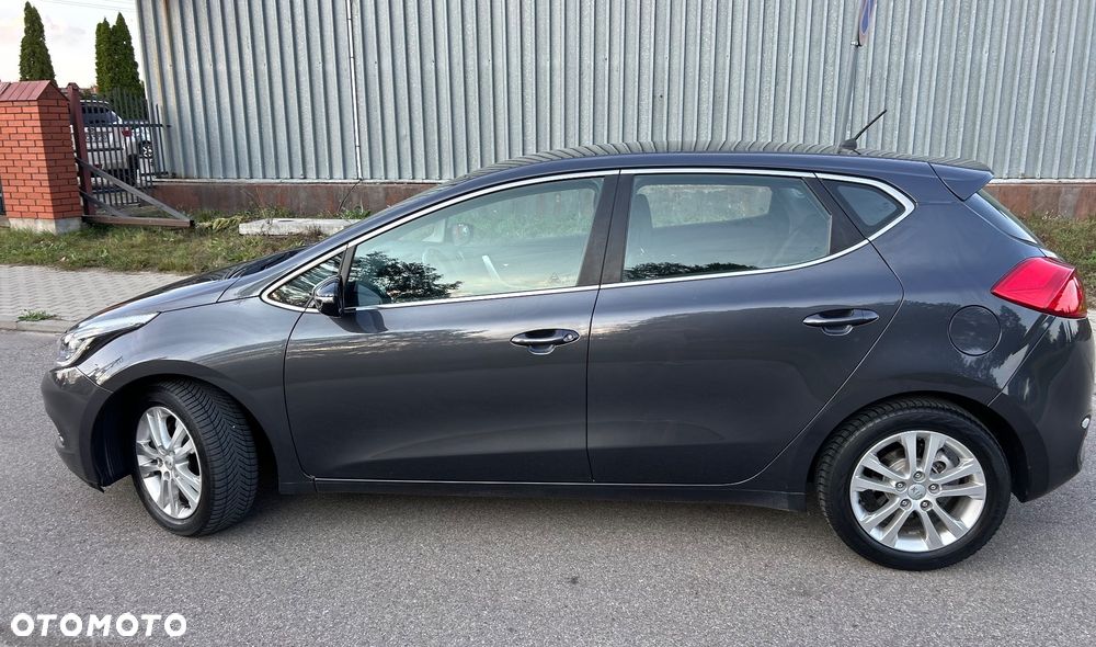 Kia Ceed 1.6 CRDi 128 Spirit - 4