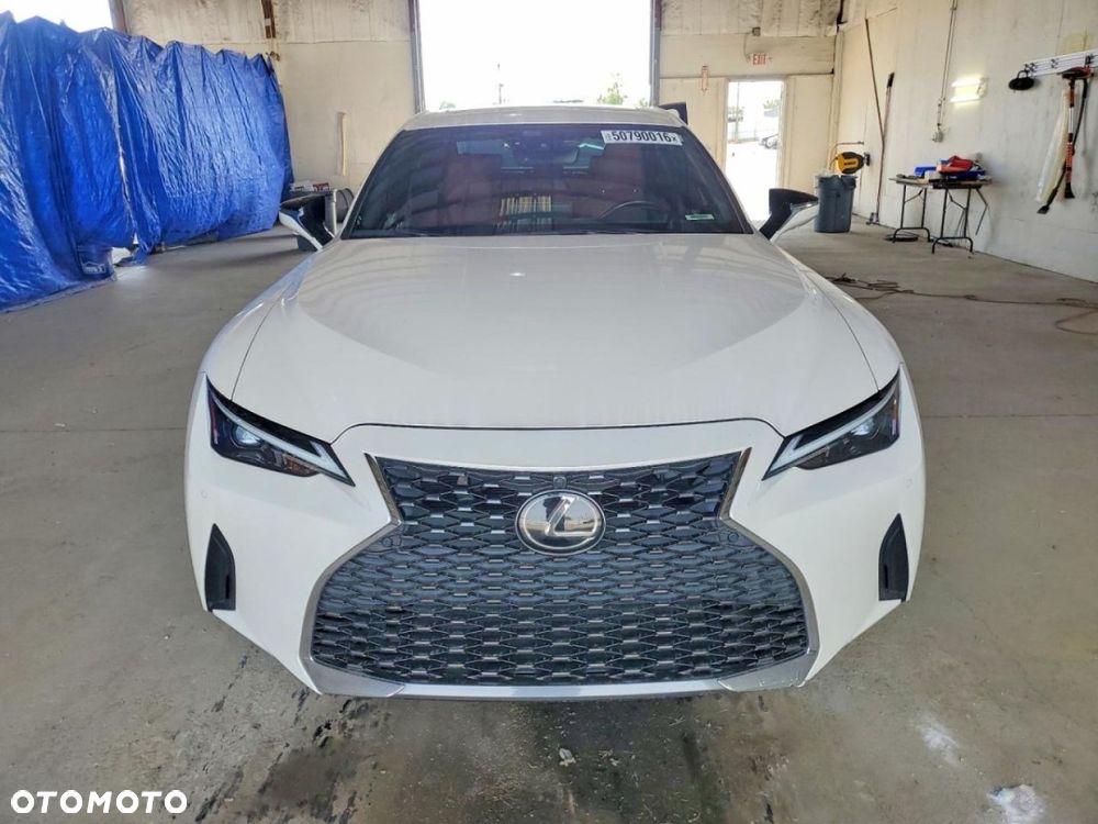 Lexus IS - 2