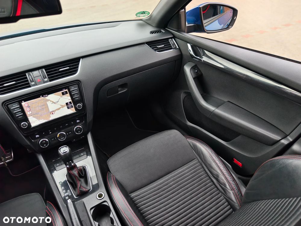 Skoda Octavia 2.0 TDI DSG RS - 17