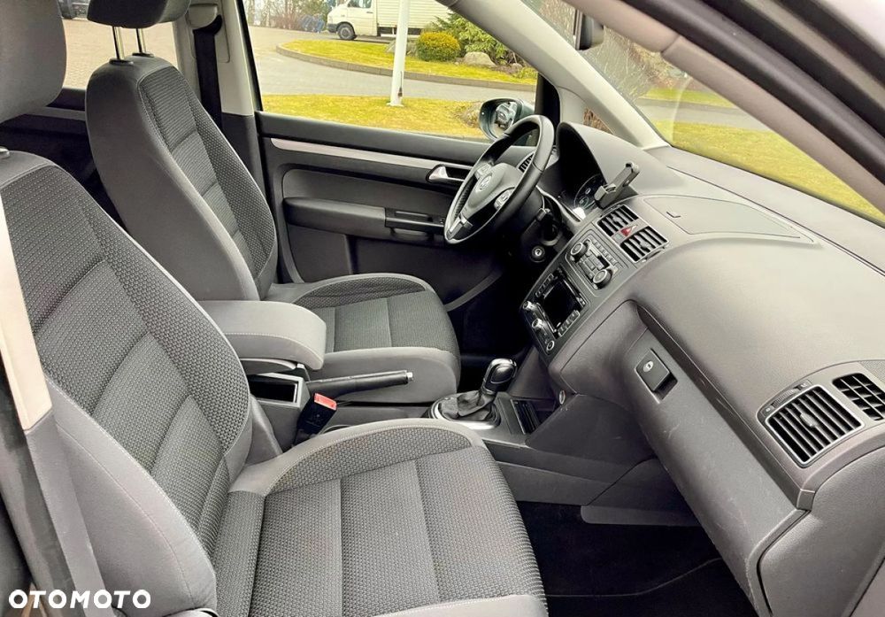 Volkswagen Touran 2.0 TDI DSG Highline - 32