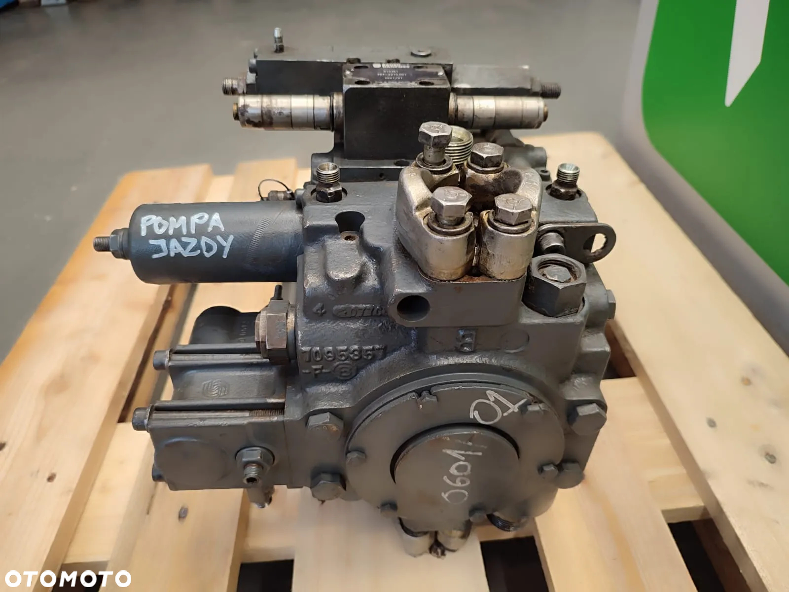 Pompa jazdy 90R055 ZFDNN64 Sauer Danfoss 519361 JCB 409 - 5