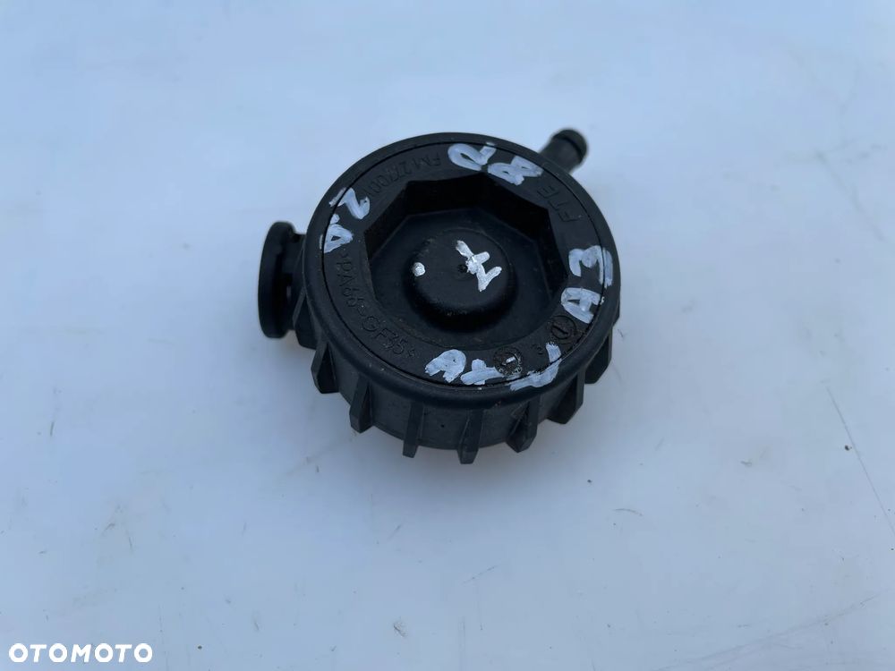 ODPOWIETRZNIK WYSPRZĘGLIKA AUDI A3 8P 2.0 FSI AXW FM277001 - 2