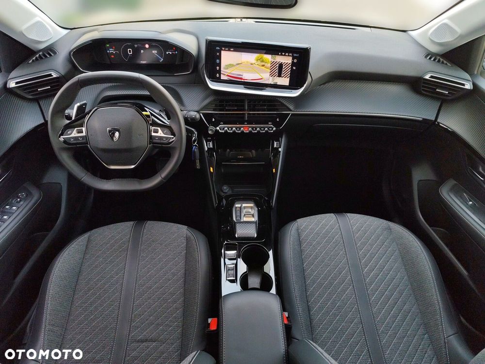 Peugeot 208 - 12