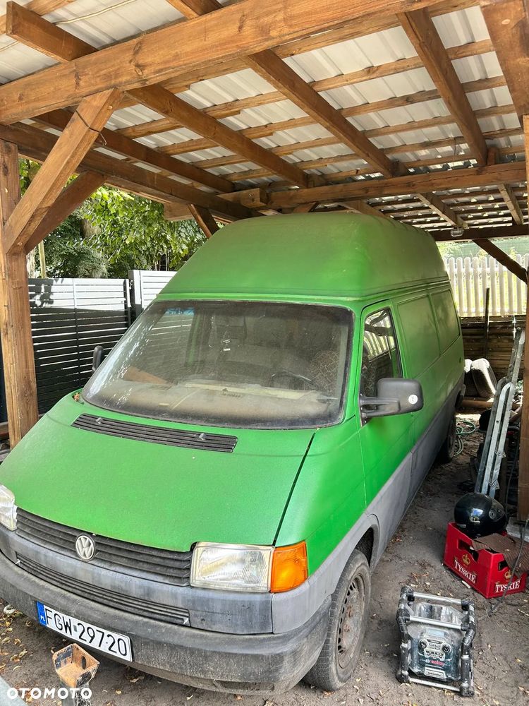 Volkswagen Transporter - 1