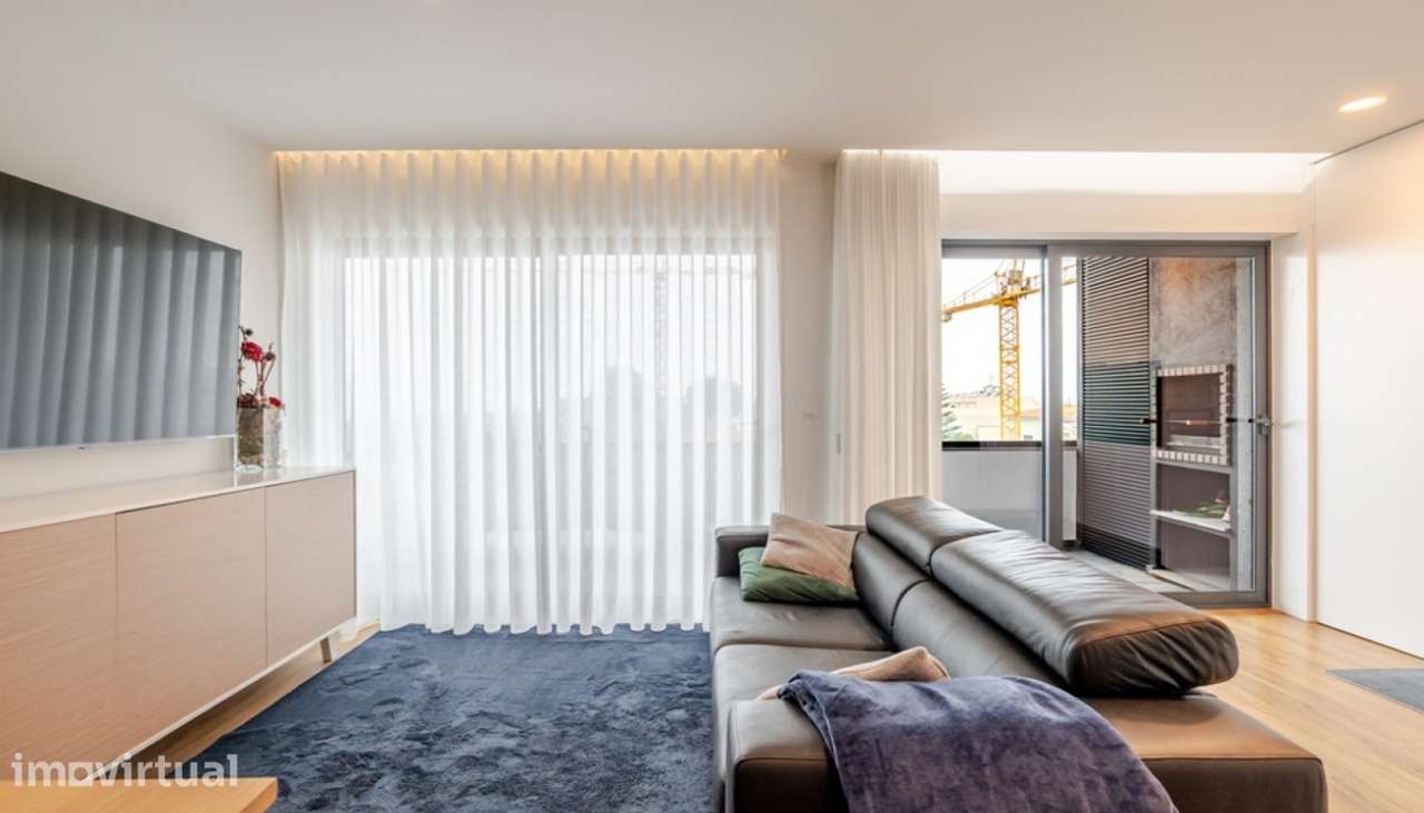 Apartamento T3 com varanda e vistas desafogadas em Leça da Palmeira - Grande imagem: 3/22