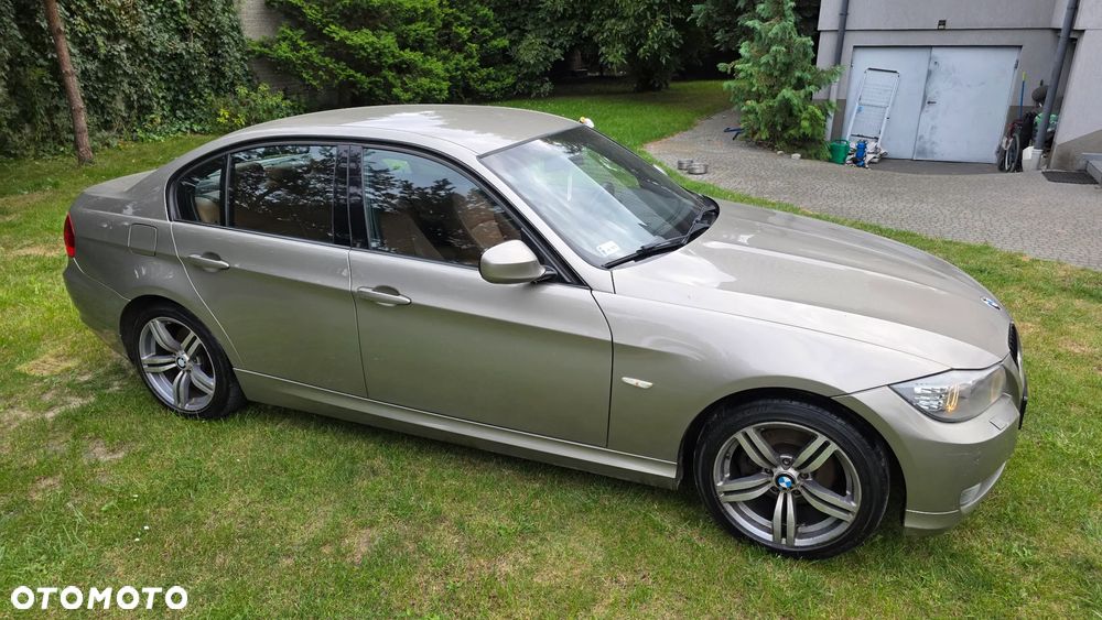 BMW Seria 3 318d - 15