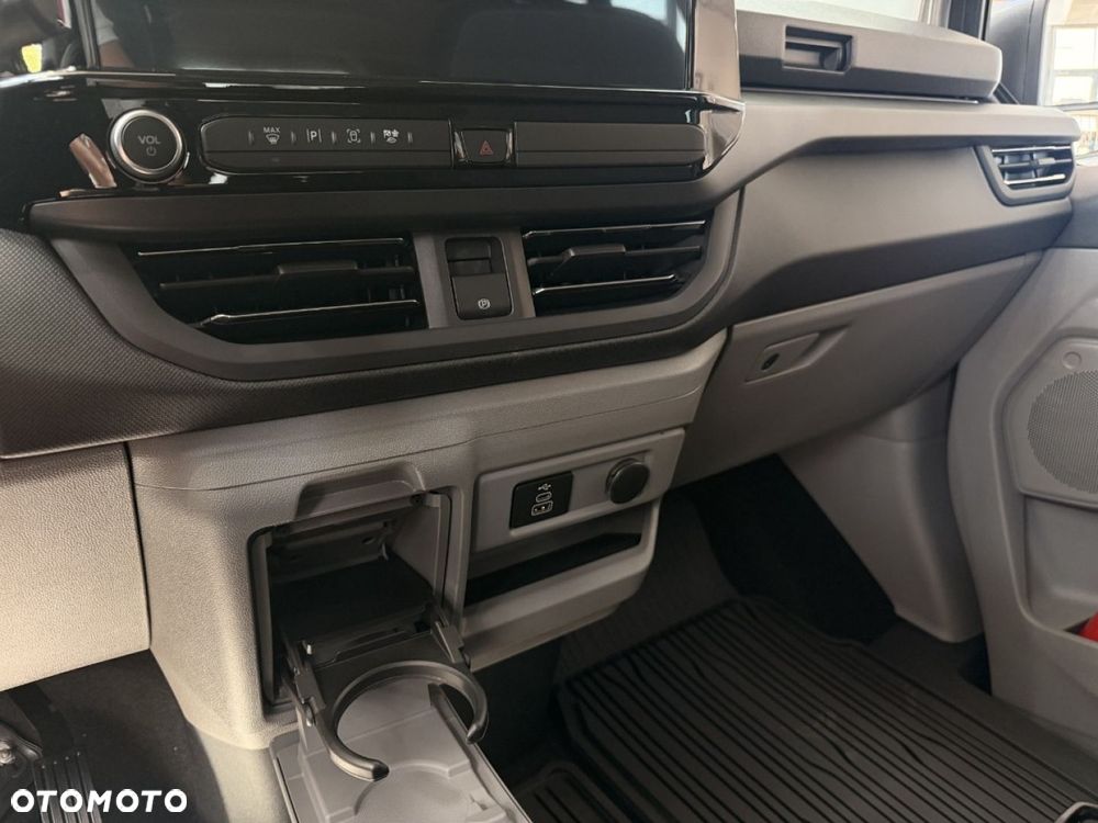 Ford Tourneo Custom - 17