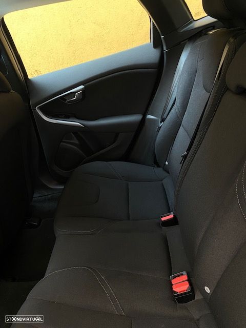 Volvo V40 D2 Kinetic - 11