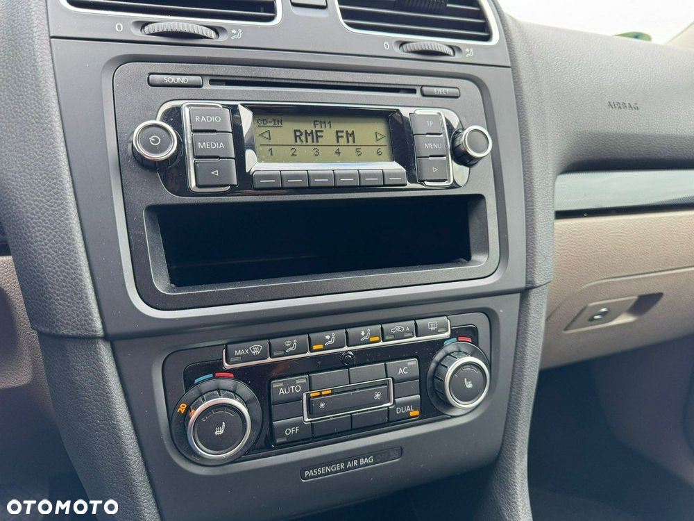 Volkswagen Golf 1.6 Comfortline - 15