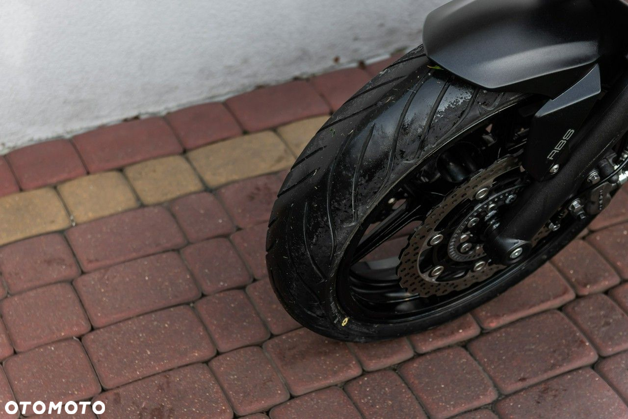 Kawasaki ER - 7