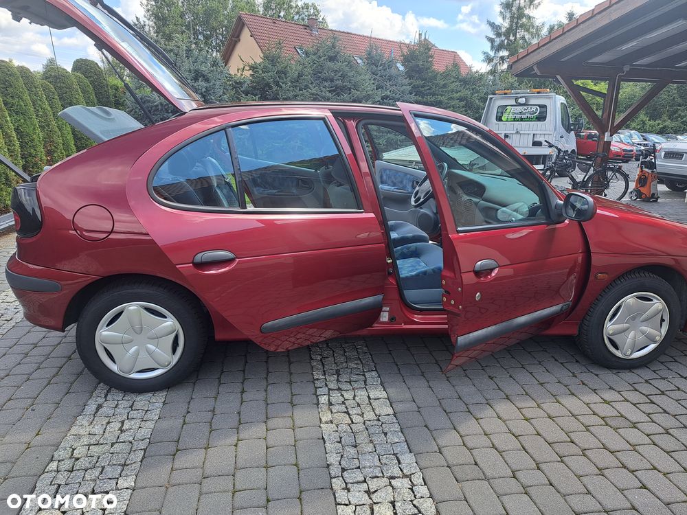 Renault Megane 2.0 RT - 21