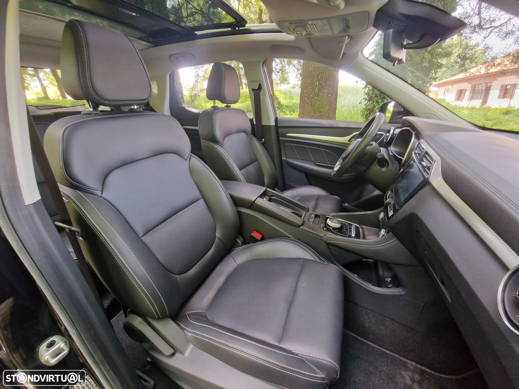 MG ZS EV 44.5 kWh Luxury - 30