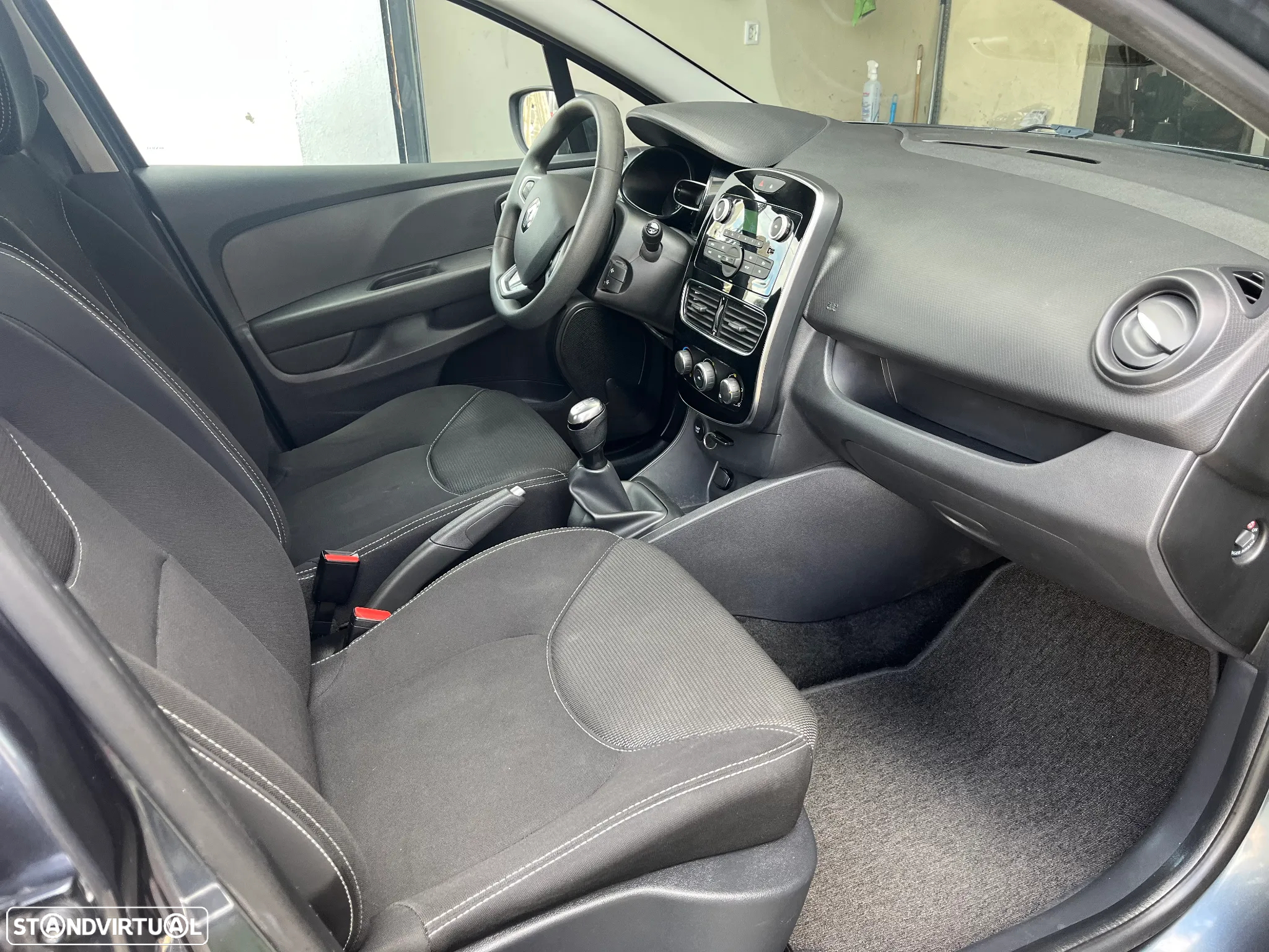 Renault Clio 1.5 dCi Zen - 24