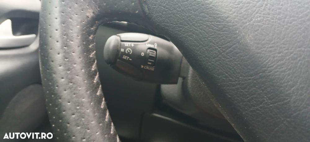 Peugeot 207 120 VTi Premium - 11