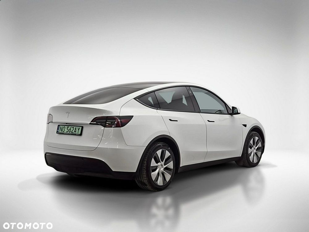 Tesla Model Y - 5