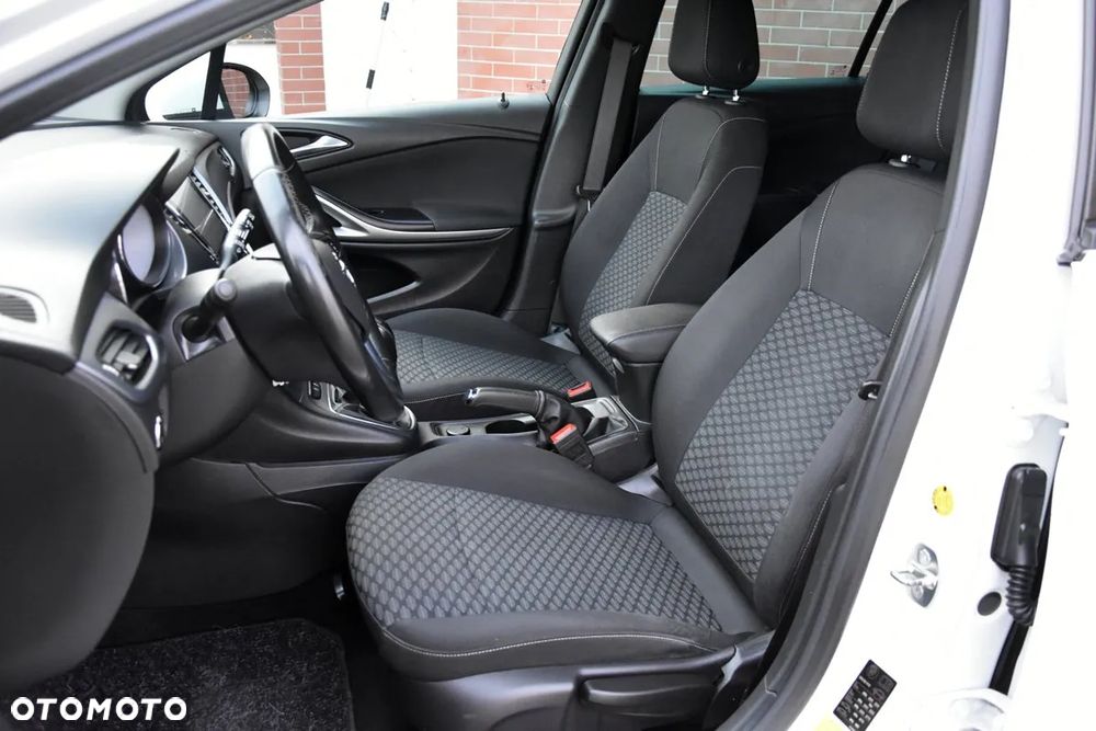 Opel Astra 1.4 Turbo Innovation - 21