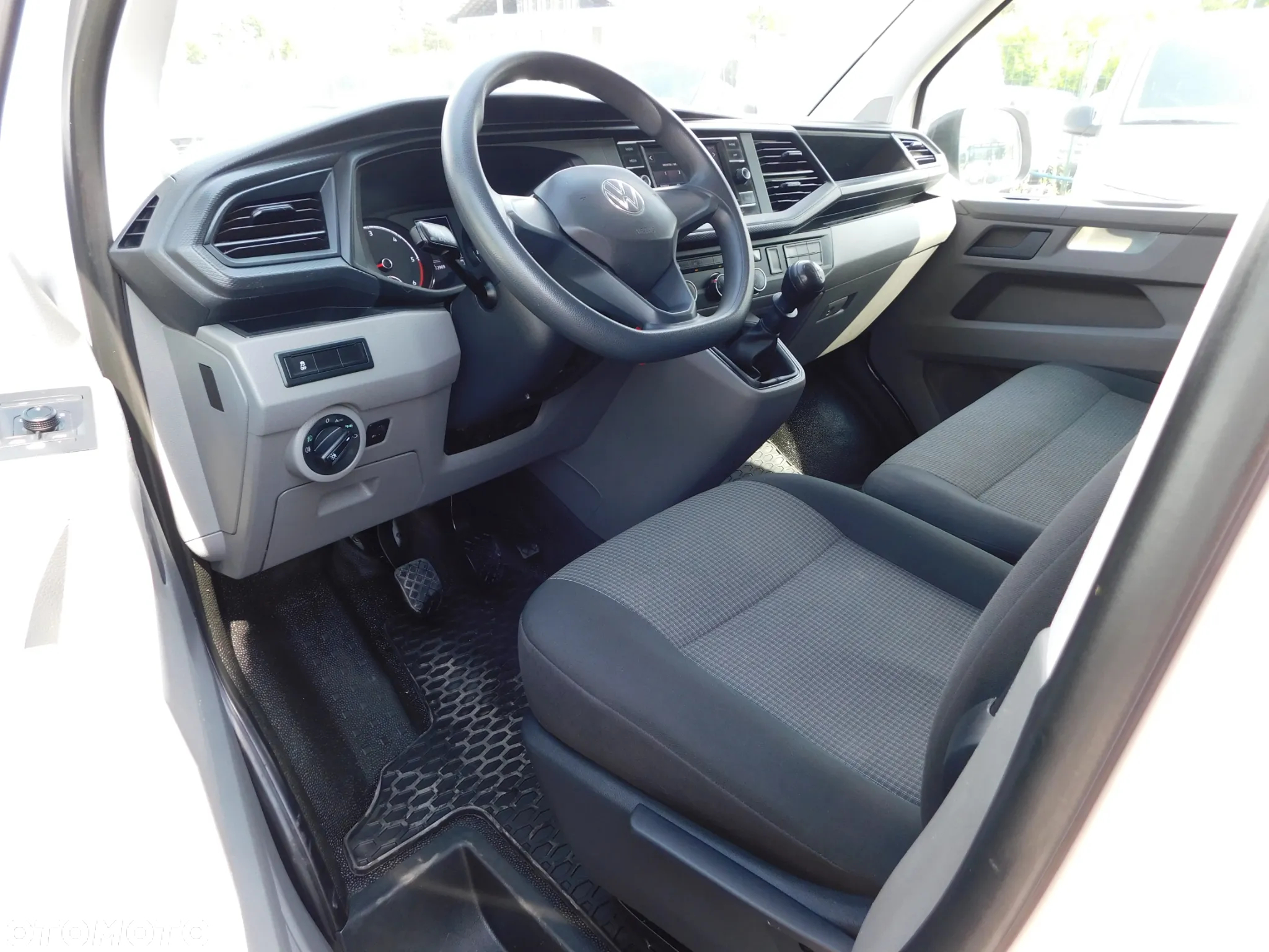 Volkswagen Transporter T6.1 TDI L2 - 6