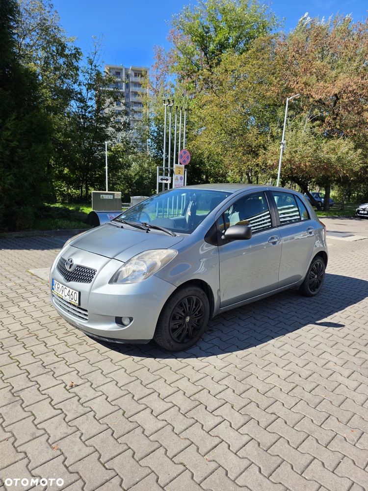 Toyota Yaris - 1