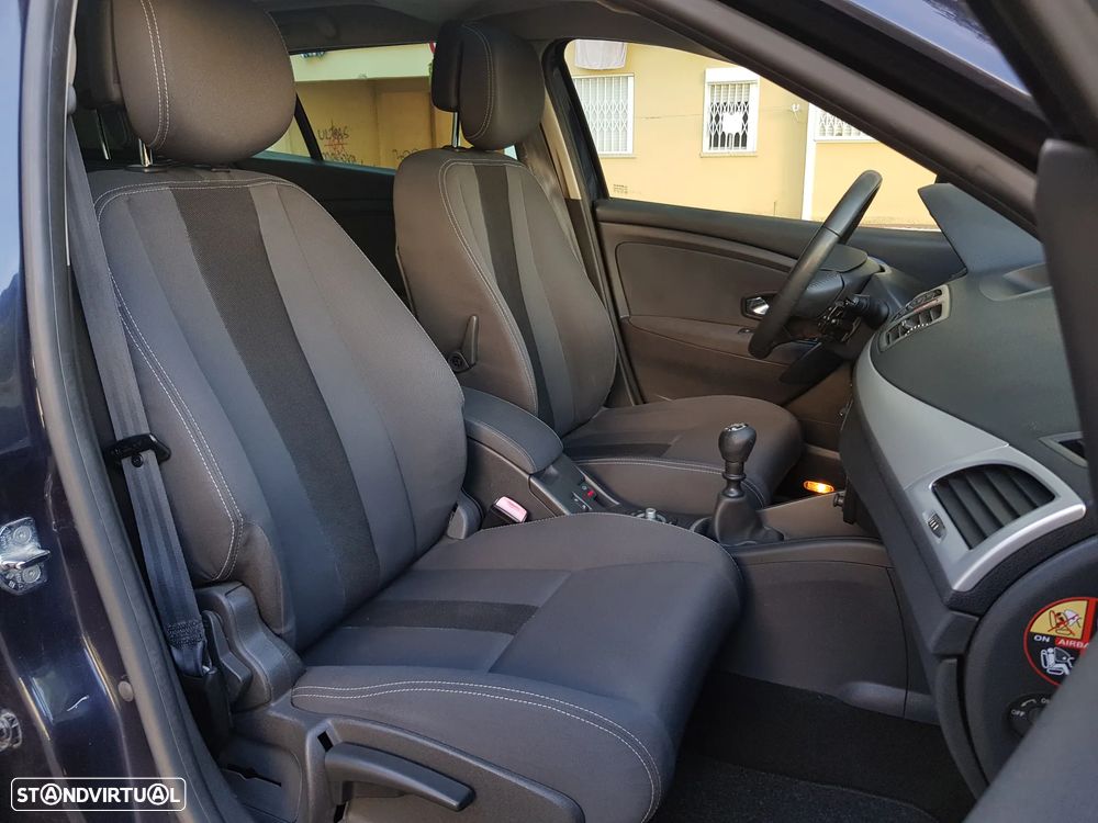 Renault Mégane Sport Tourer 1.5 dCi Dynamique S - 32