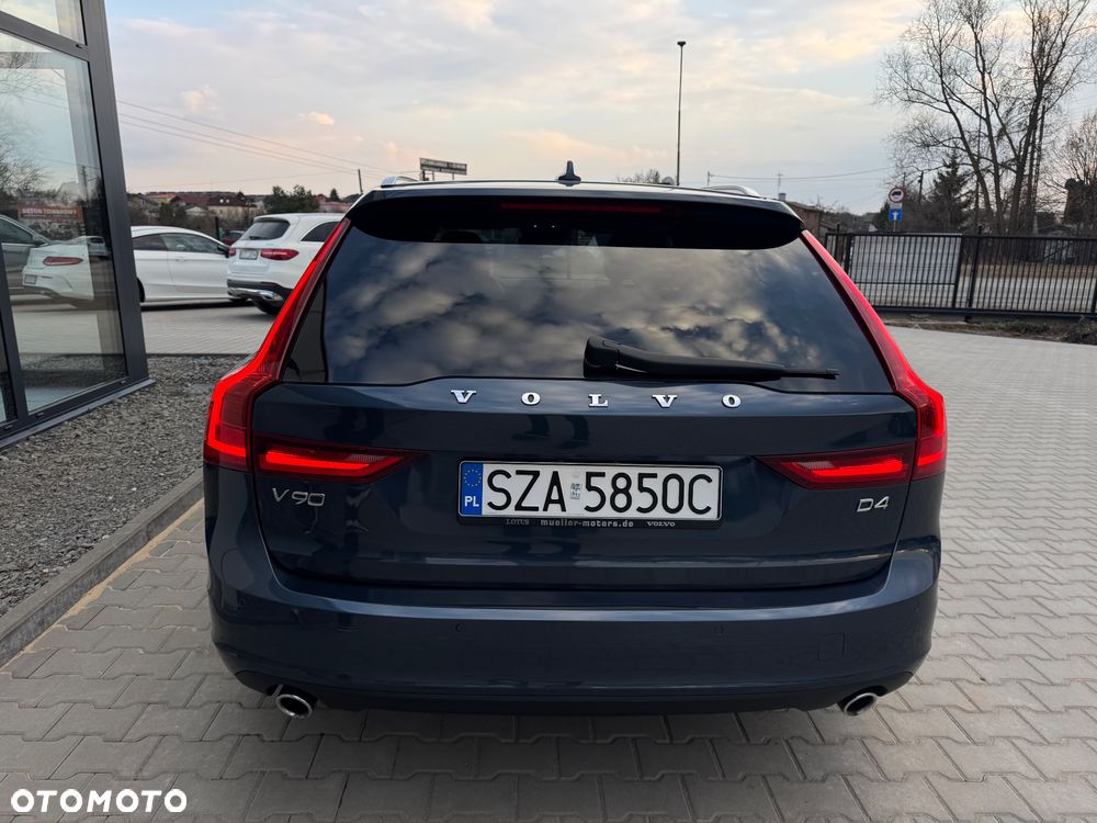 Volvo V90 D4 Momentum - 4