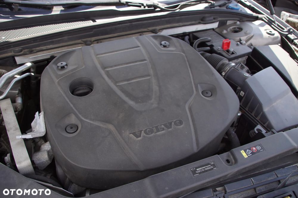 Auto na części - Volvo V60 II 2.0 D4 190 KM D4204T14 TG-81SC 727 2019R Silnik Skrzynia Drzwi Błotnik Klapa Zderzak Lampa Lusterko Klamka Szyba Deska Kokpit Sterownik Moduł Czujnik Licznik Wyświetlacz Panel Kierownica - 18