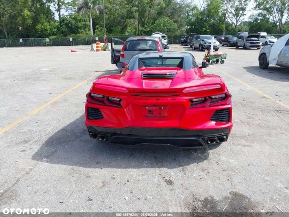 Chevrolet Corvette - 4