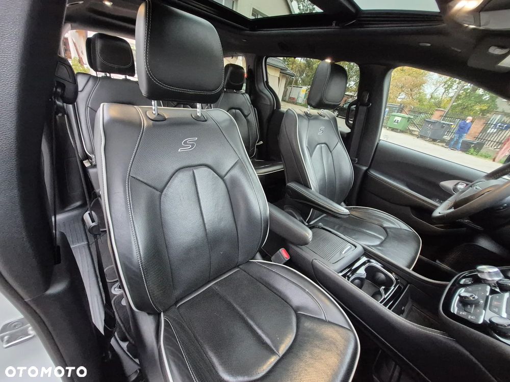 Chrysler Pacifica - 19