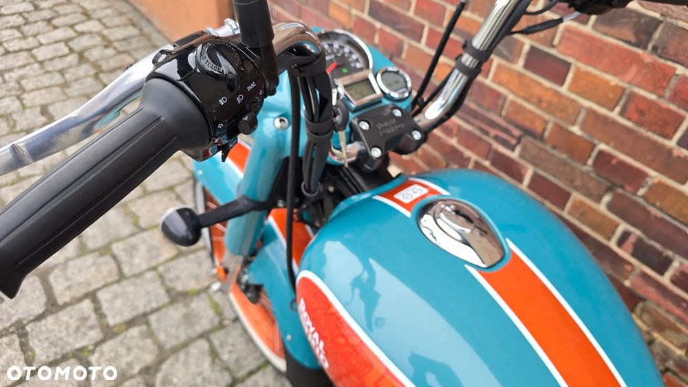 Royal Enfield Classic - 8