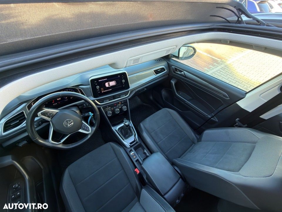 Volkswagen T-Roc - 16