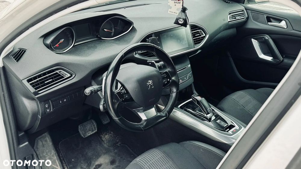 Peugeot 308 BlueHDi 130 EAT8 Stop & Start Tech Edition - 10