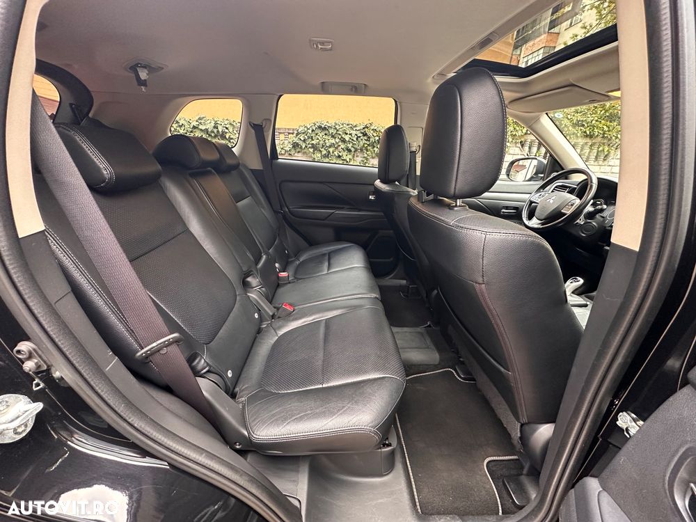 Mitsubishi Outlander - 14