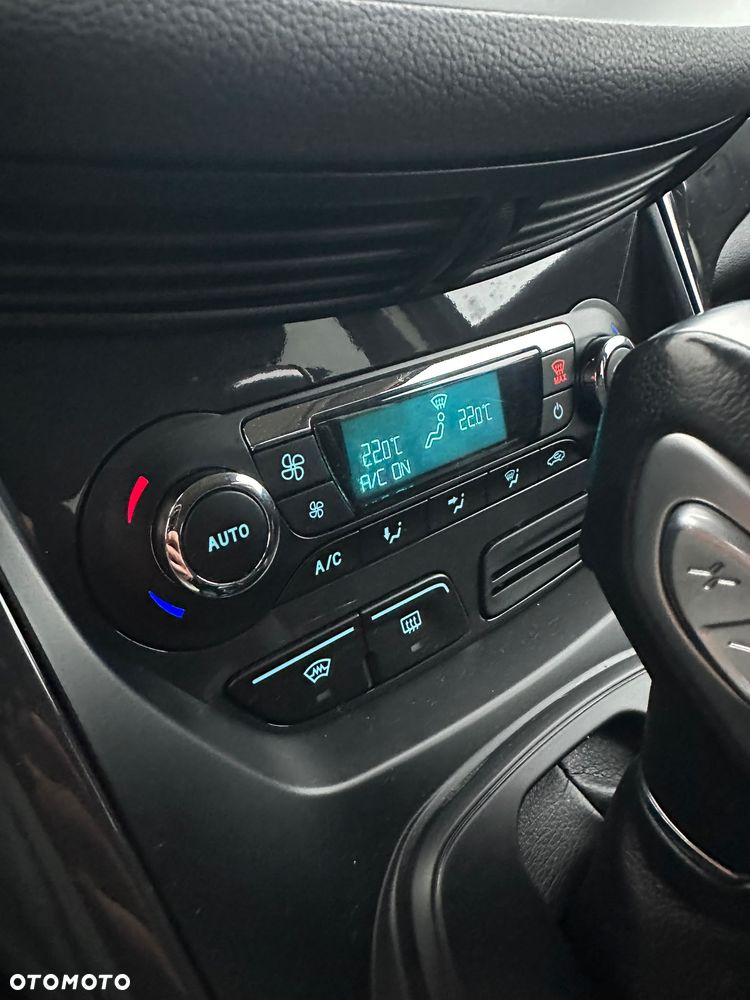 Ford Kuga 2.0 TDCi 4x4 Titanium - 20