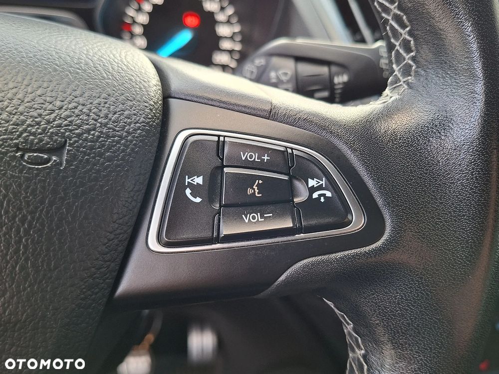 Ford Kuga 1.5 EcoBoost 2x4 ST-Line - 19