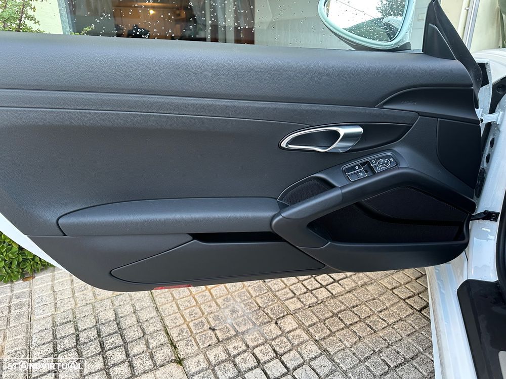 Porsche 718 - 18