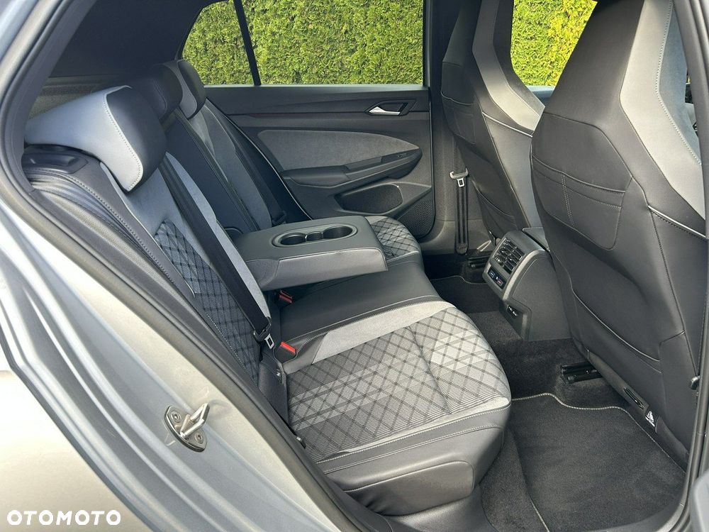 Volkswagen Golf 1.5 eTSI OPF DSG R-Line - 8