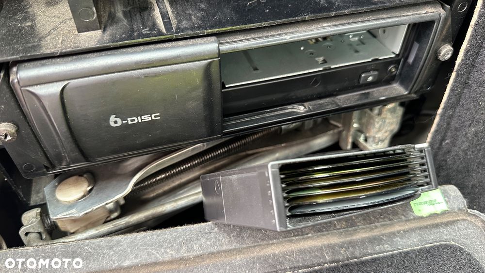 Volkswagen Passat 1.9 TDI Highline - 16